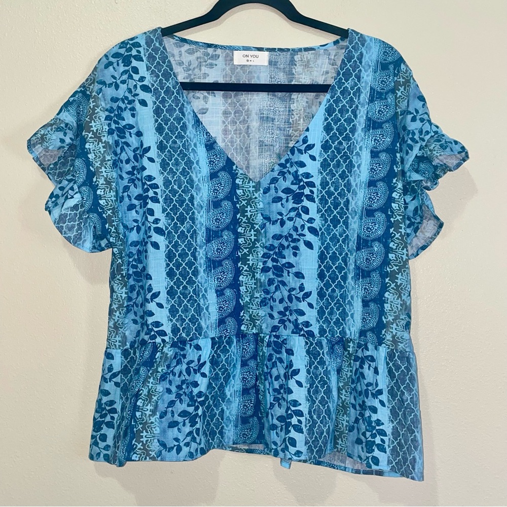 On You Nicolete Multi Print V-Neck Ruffle Peplum Top Size Small Women’s